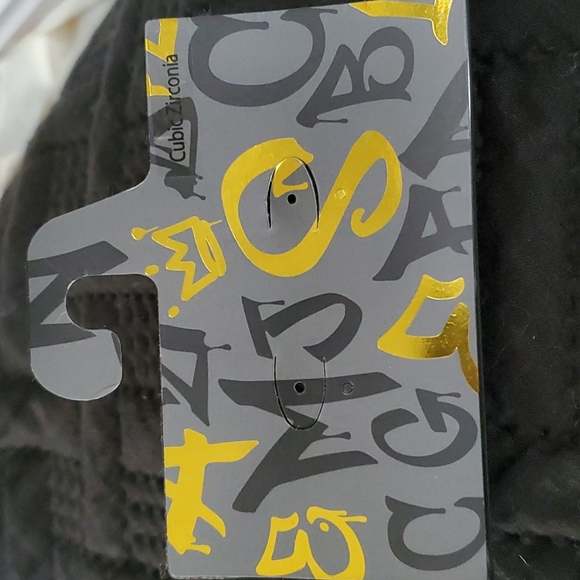 B charm choker - Picture 3 of 3